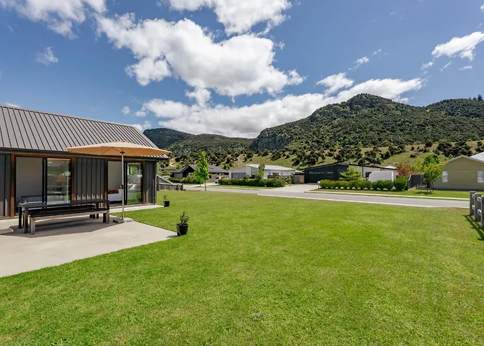 The Alpine Patch - Holiday home Wanaka